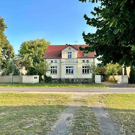 Fuer 8 Gaeste Mit 1000 Qm Garten, 1 Stunde Von Berlin Дом отдыха Нойруппин